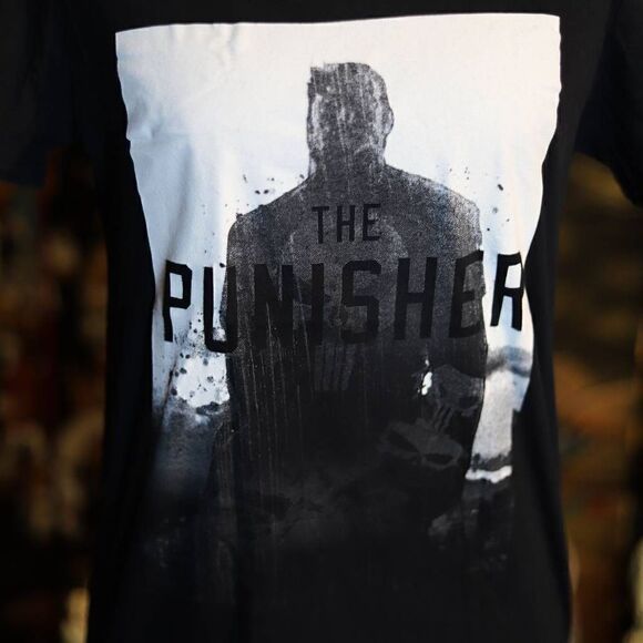 Small The Punisher Silhouette Marvel  Black Tee - Picture 2 of 2